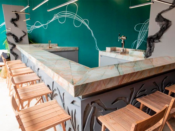 Bar Aurora Borealis Mármol y granito