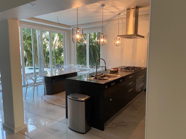 Cuarzo Negro Sintético