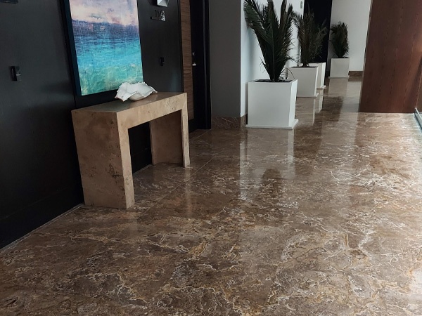Piso marmol cafe tabaco Mármol y granito
